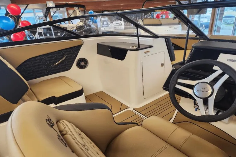 Slide: The Image of Sea Ray SPX 190 Outboard 2025 - 4