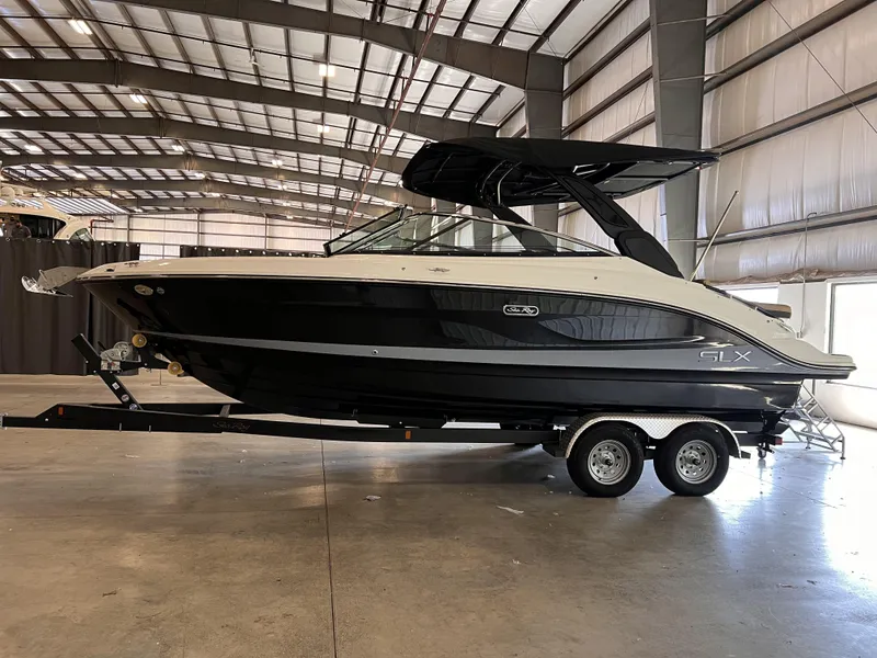 Slide: The Image of 2023-Sea-Ray-SLX-260-MarineMax - 4