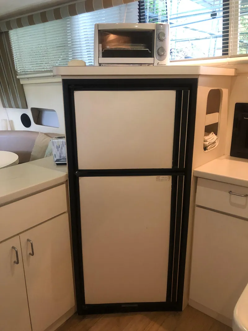 Slide: The Image of Mainship 40 Sedan Bridge 1993 - 27