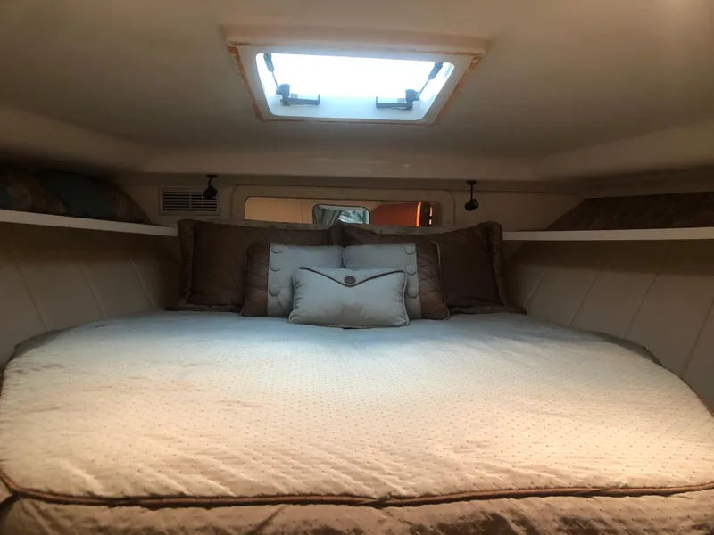 Slide: The Image of Mainship 40 Sedan Bridge 1993 - 37