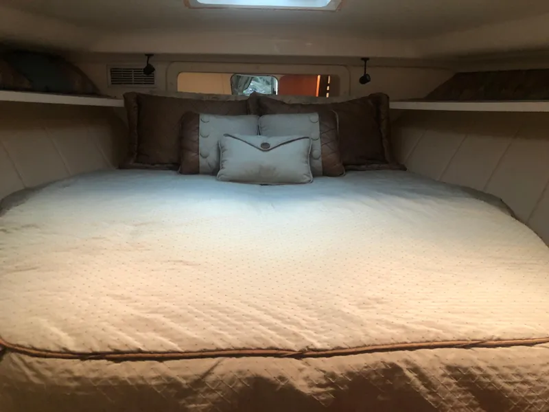 Slide: The Image of Mainship 40 Sedan Bridge 1993 - 39