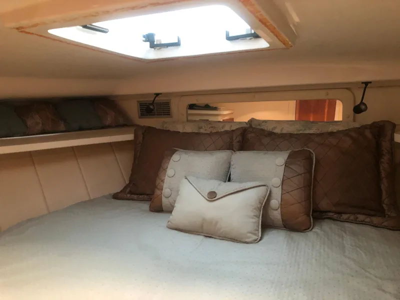 Slide: The Image of Mainship 40 Sedan Bridge 1993 - 42