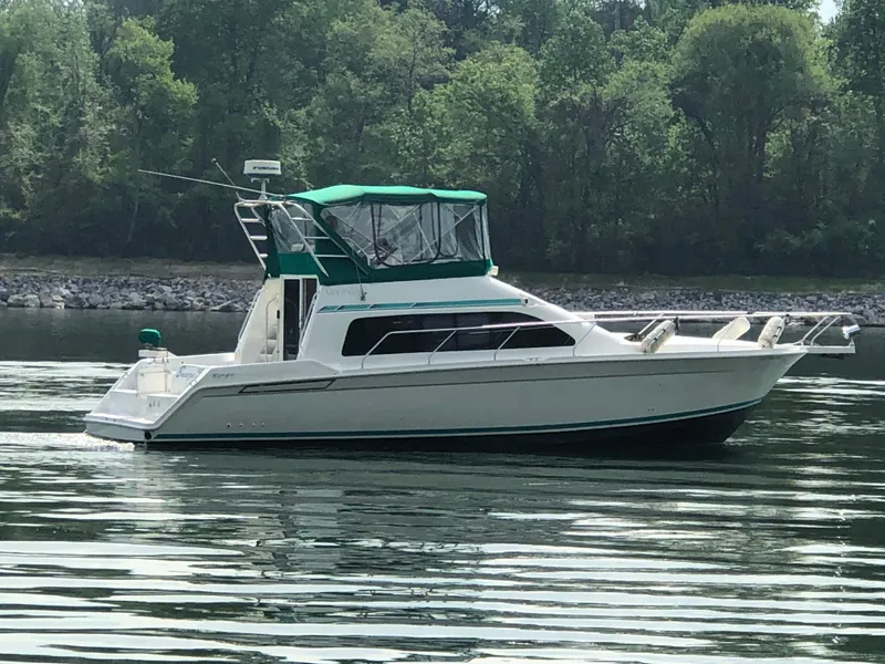 Slide: The Image of Mainship 40 Sedan Bridge 1993 - 88