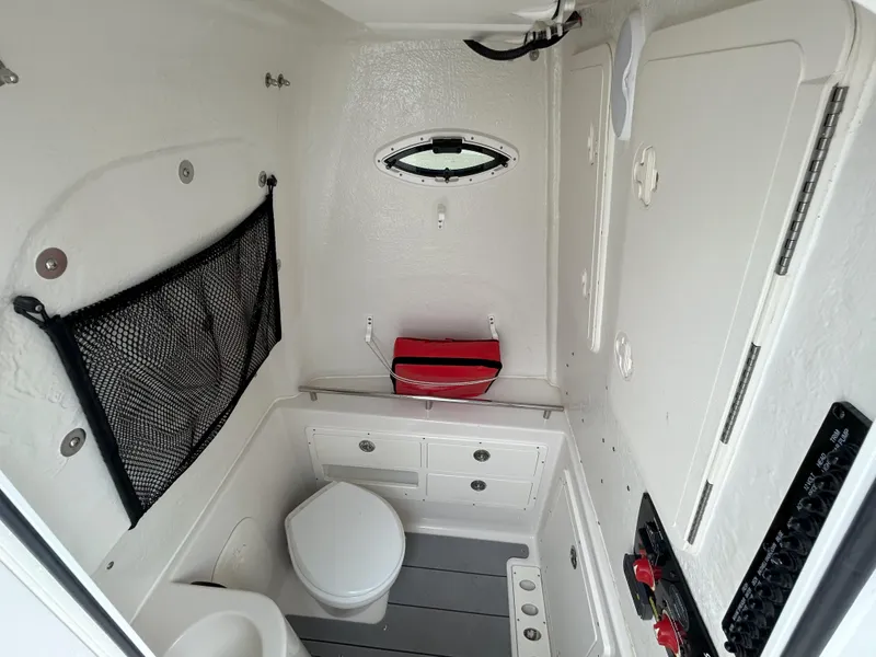 Slide: The Image of Sailfish 290 CC 2023 - 50