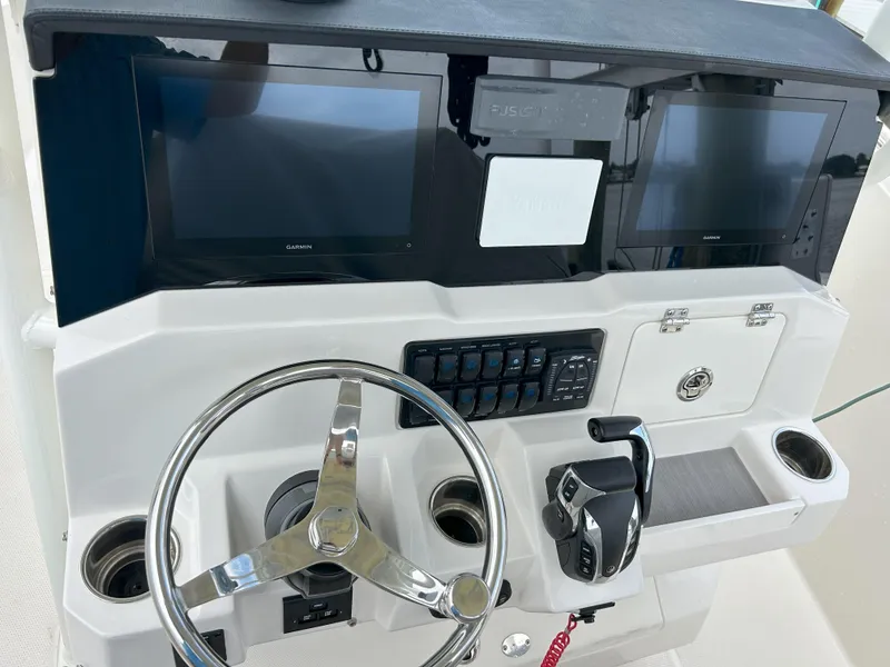 Slide: The Image of Sailfish 290 CC 2023 - 57