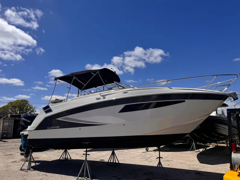 Slide: The Image of Glastron GS 259 2018 - 3