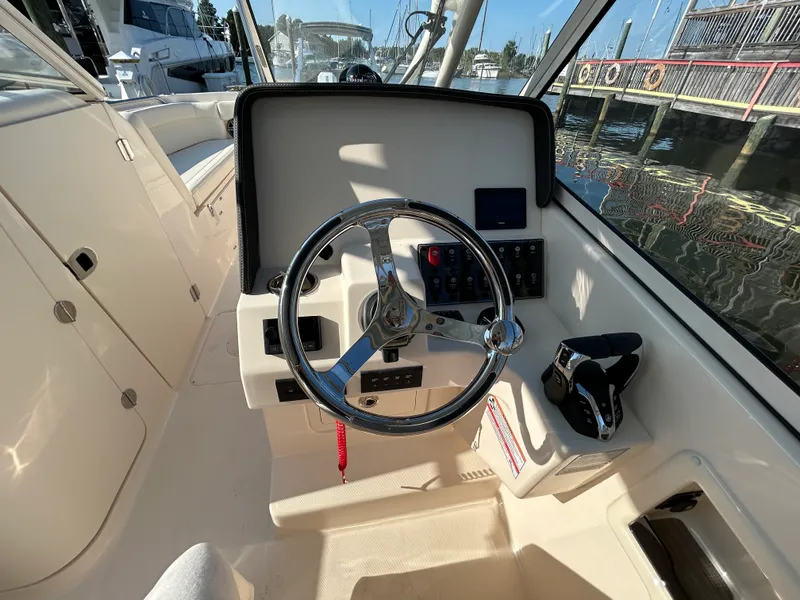 Slide: The Image of Grady-White Freedom 275 2026 - 15