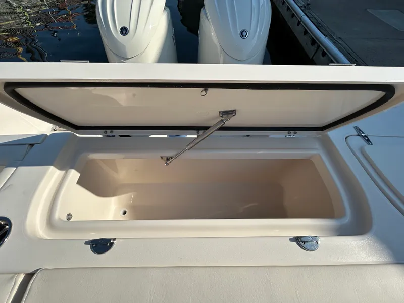 Slide: The Image of Grady-White Freedom 275 2026 - 7