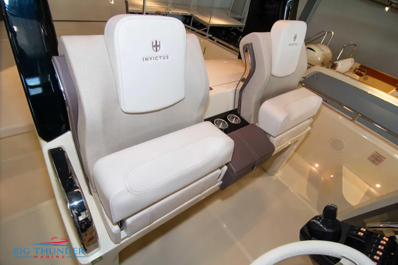 Slide: The Image of Luxury seating on the 2024 Invictus GT320S boat. - 47
