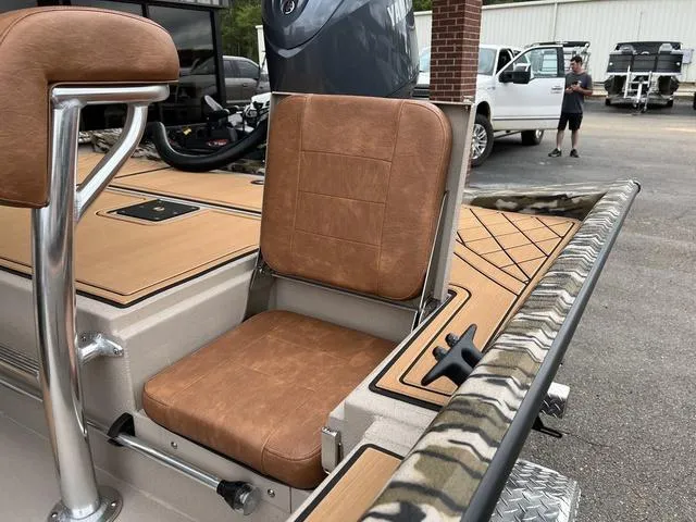 Slide: The Image of Avid 20 Rogue 2026 - 10