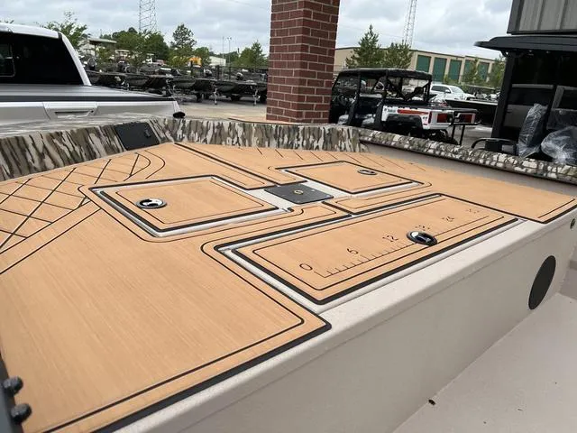 Slide: The Image of Avid 20 Rogue 2026 - 14