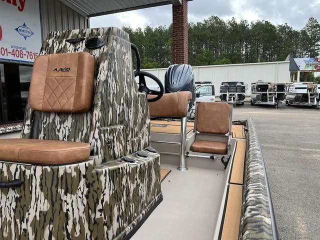 Slide: The Image of Avid 20 Rogue 2026 - 16