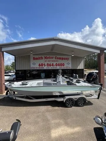 The Image of Xpress X23B Lounge 2025 - 1