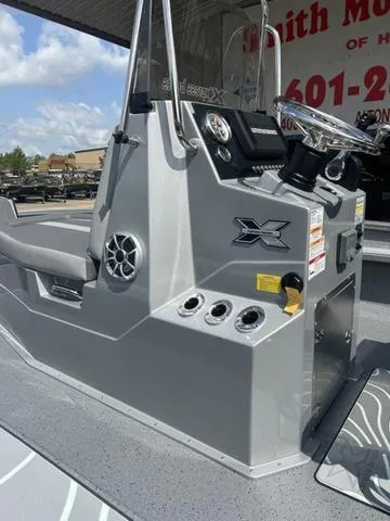 Slide: The Image of Xpress X23B Lounge 2025 - 10