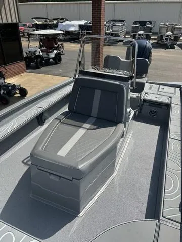 Slide: The Image of Xpress X23B Lounge 2025 - 5