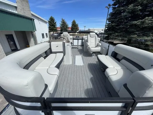 Slide: The Image of Starcraft EXS 1 2024 - 8