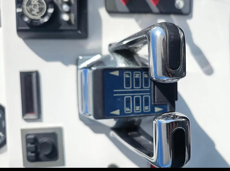 Slide: The Image of Californian Cockpit Motor Yacht 1987 - 24