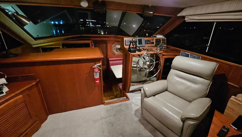 Slide: The Image of Californian Cockpit Motor Yacht 1987 - 26