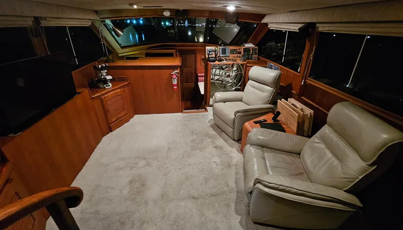Slide: The Image of Californian Cockpit Motor Yacht 1987 - 27