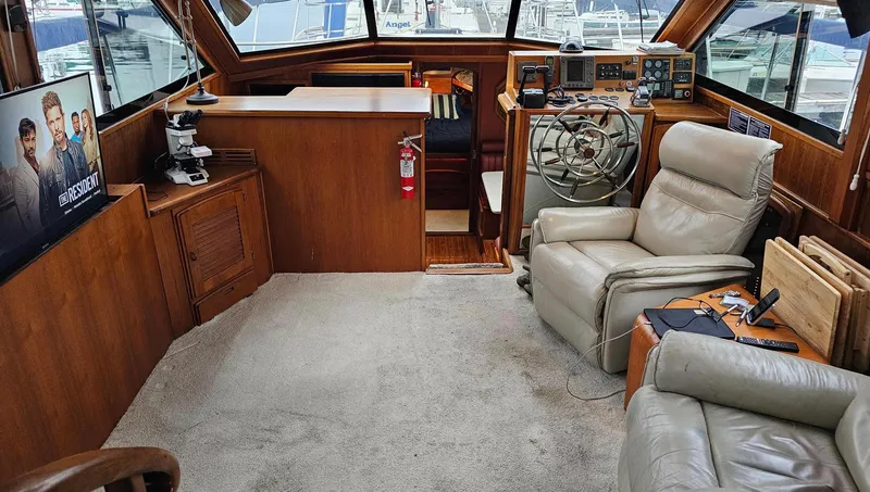 Slide: The Image of Californian Cockpit Motor Yacht 1987 - 28