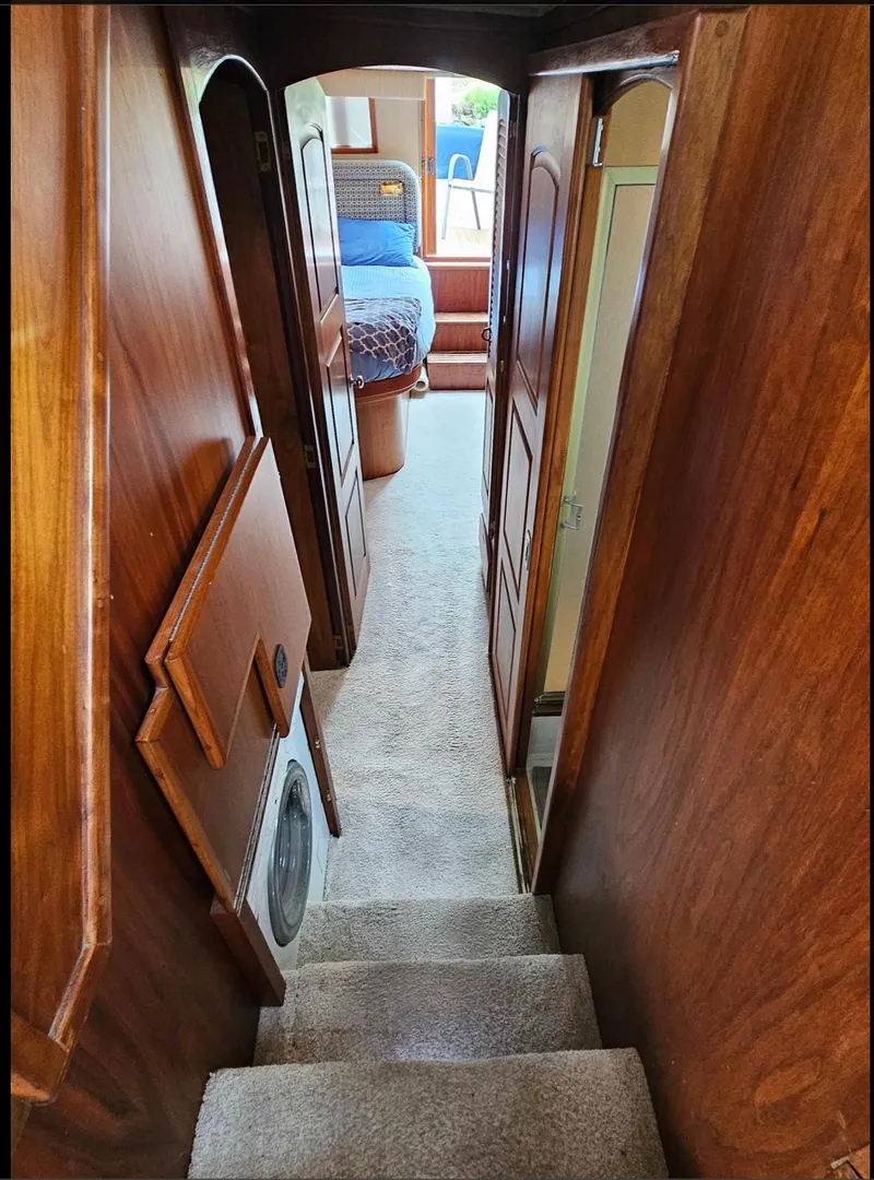 Slide: The Image of Californian Cockpit Motor Yacht 1987 - 29