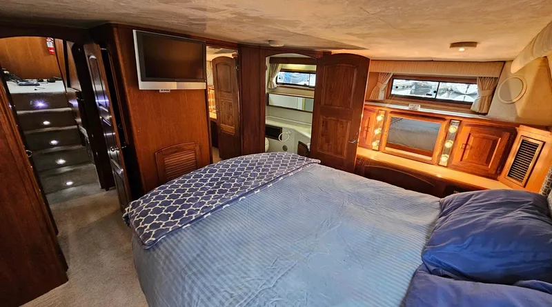 Slide: The Image of Californian Cockpit Motor Yacht 1987 - 34
