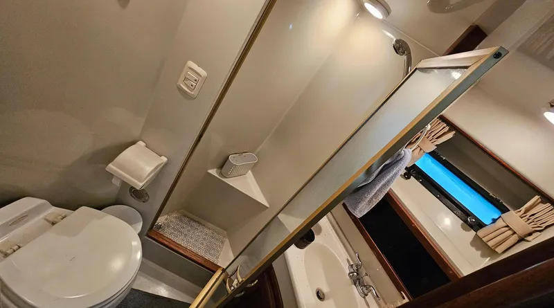Slide: The Image of Californian Cockpit Motor Yacht 1987 - 35