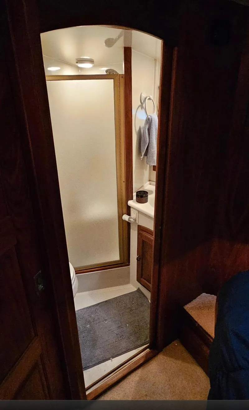 Slide: The Image of Californian Cockpit Motor Yacht 1987 - 38