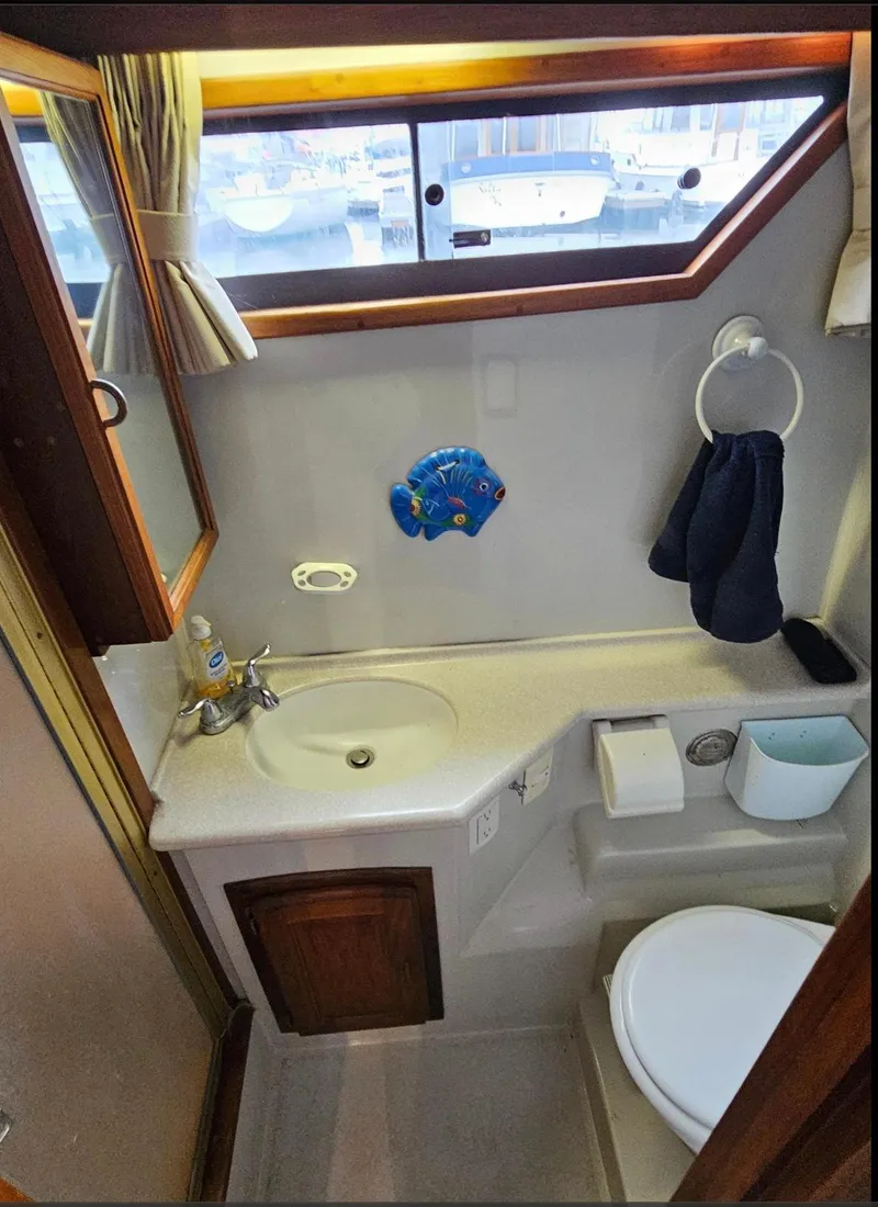Slide: The Image of Californian Cockpit Motor Yacht 1987 - 44