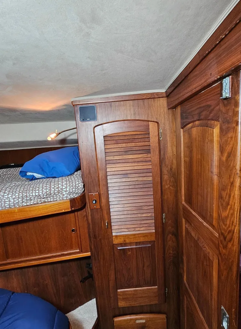 Slide: The Image of Californian Cockpit Motor Yacht 1987 - 45