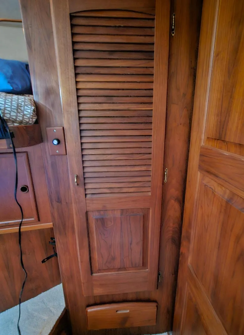 Slide: The Image of Californian Cockpit Motor Yacht 1987 - 47