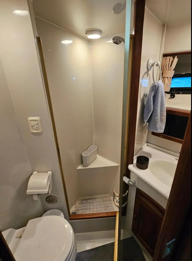 Slide: The Image of Californian Cockpit Motor Yacht 1987 - 49