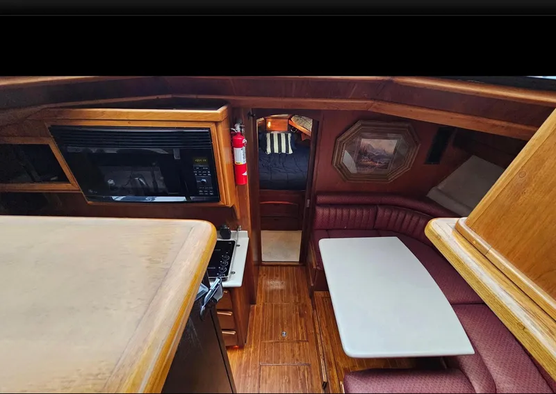 Slide: The Image of Californian Cockpit Motor Yacht 1987 - 54
