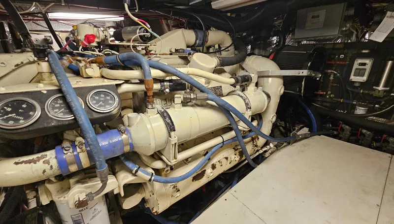Slide: The Image of Californian Cockpit Motor Yacht 1987 - 61