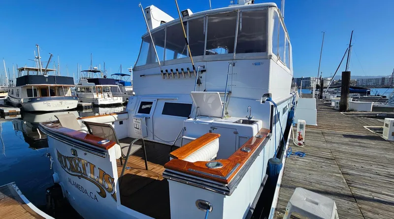 Slide: The Image of Californian Cockpit Motor Yacht 1987 - 81