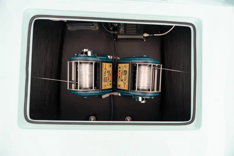 Slide: The Image of 2025 Mag Bay 43 CC fishing reel compartment. - 28