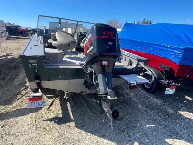 Slide: The Image of 2001 Lund 1900 Pro-V IFS boat with Mercury 175 outboard motor. - 4