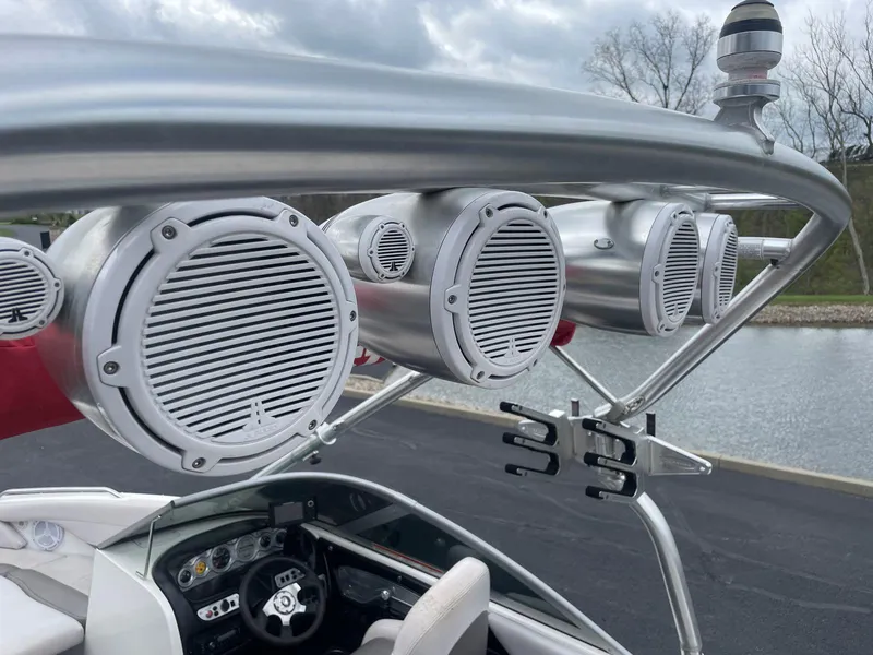 Slide: The Image of 2005 MasterCraft X-10 boat with tower speakers and sleek dashboard. - 10
