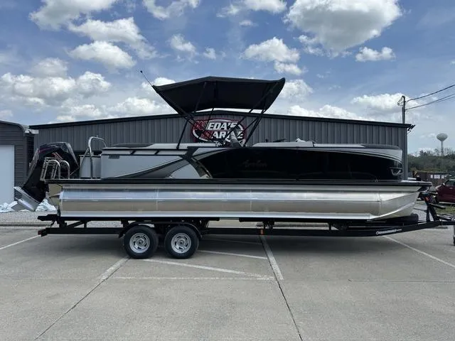 Slide: The Image of Avalon LSZ 2585 QL Platinum 2024 - 1