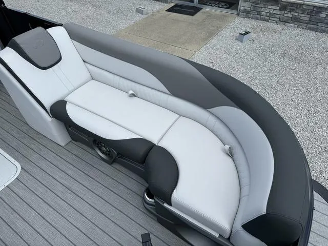 Slide: The Image of Avalon LSZ 2585 QL Platinum 2024 - 14