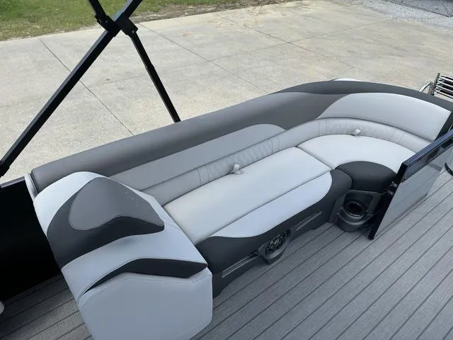 Slide: The Image of Avalon LSZ 2585 QL Platinum 2024 - 16