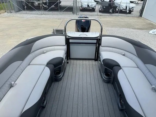 Slide: The Image of Avalon LSZ 2585 QL Platinum 2024 - 7