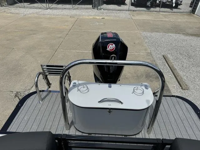 Slide: The Image of Avalon LSZ 2585 QL Platinum 2024 - 8