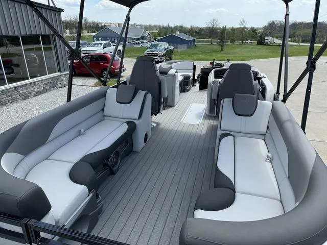 Slide: The Image of Avalon LSZ 2585 QL Platinum 2024 - 9