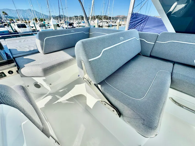 Slide: The Image of Galeon 500 Fly 2025 - 54