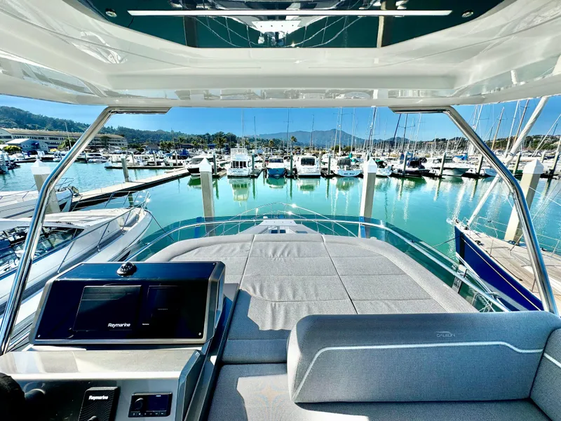 Slide: The Image of Galeon 500 Fly 2025 - 57