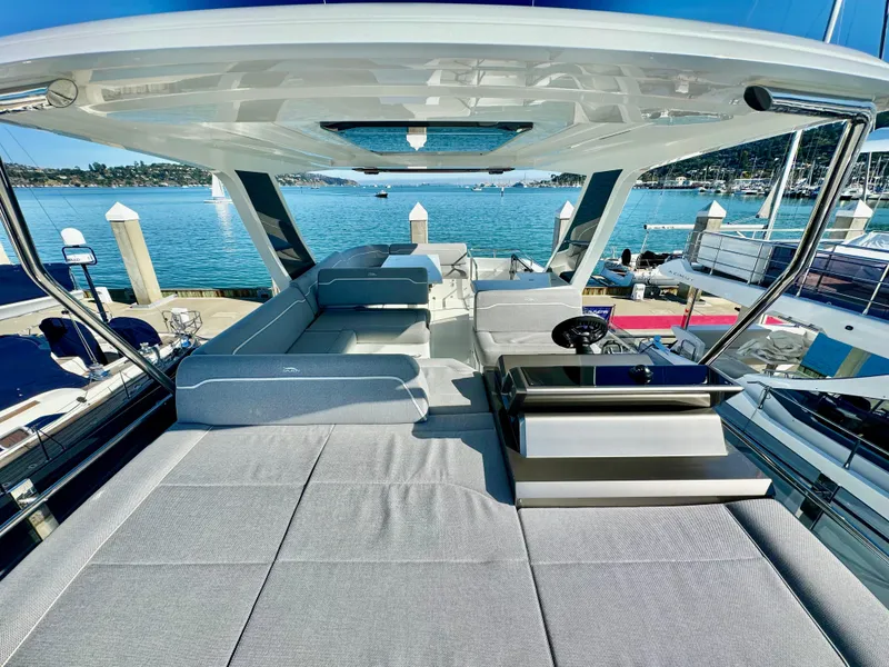 Slide: The Image of Galeon 500 Fly 2025 - 62