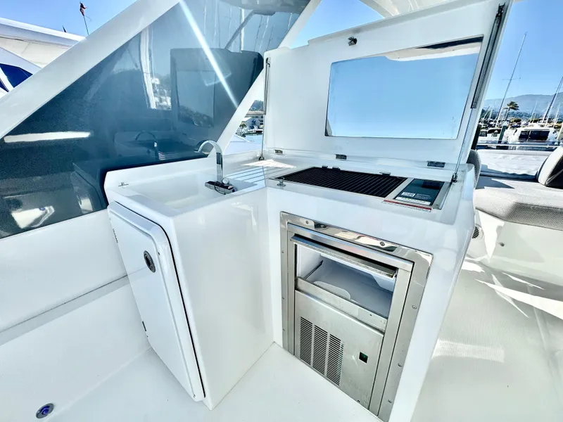 Slide: The Image of Galeon 500 Fly 2025 - 63