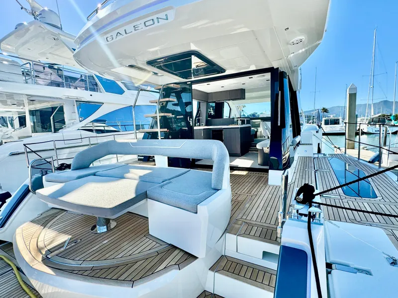 Slide: The Image of Galeon 500 Fly 2025 - 68