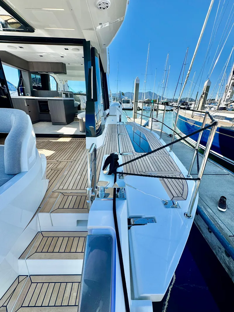 Slide: The Image of Galeon 500 Fly 2025 - 70